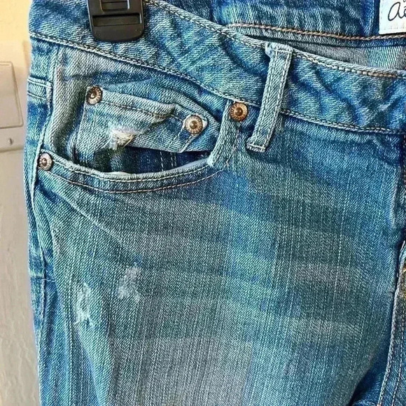 Aeropostale distressed skinny capri jeans - Picture 3 of 12